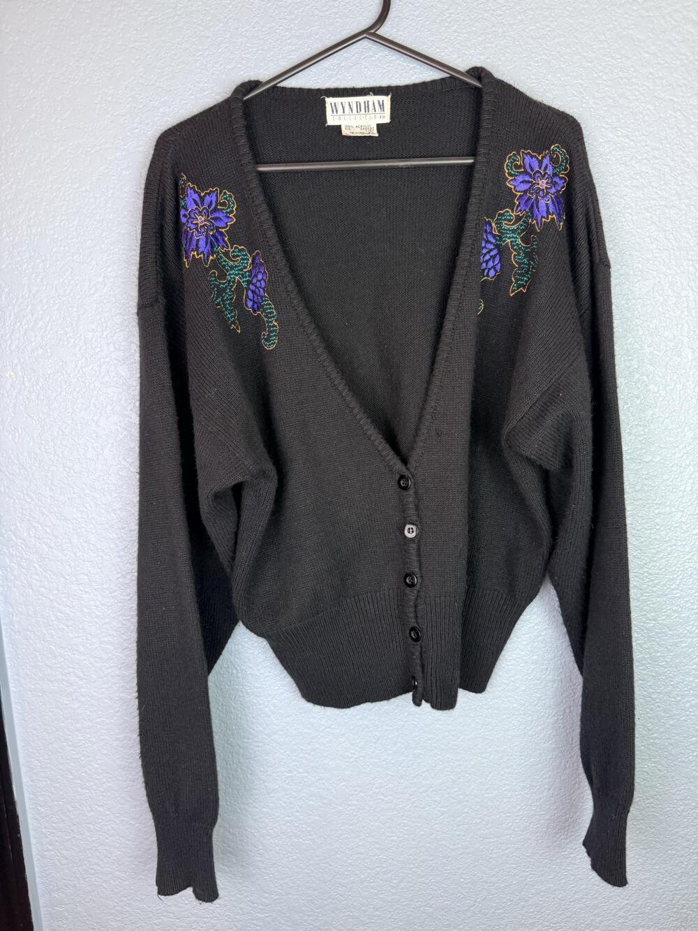 Vintage Wyndham Collection Cardigan Womens Medium Black Floral Embroidered